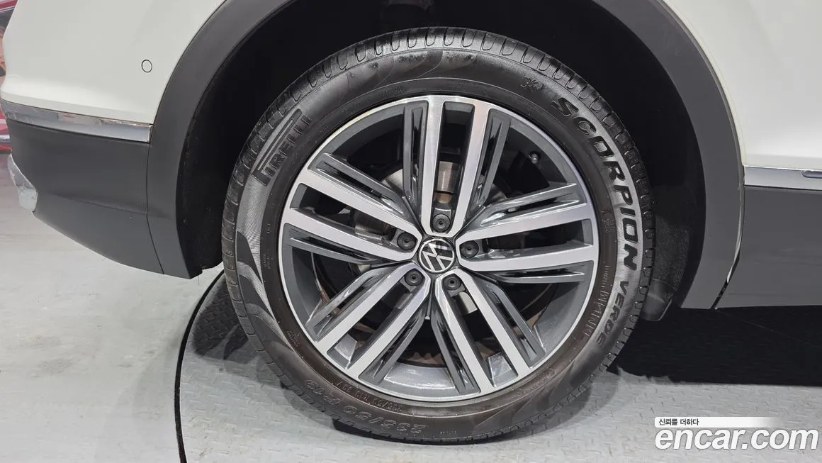 Volkswagen Tiguan — фото 7