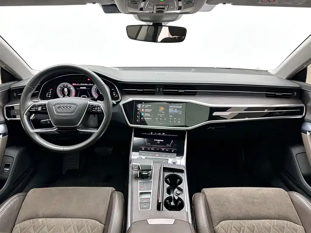Audi A7L 2024 из CN, фото 6
