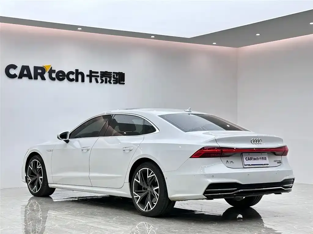Audi A7L 2024 из CN, фото 9