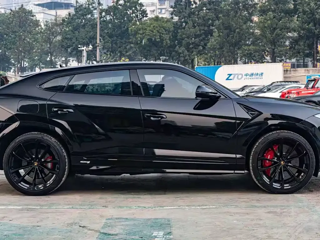 Lamborghini Urus 2025 из CN, фото 7