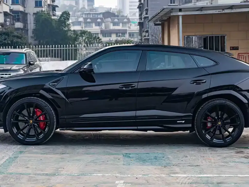 Lamborghini Urus 2025 из CN, фото 4