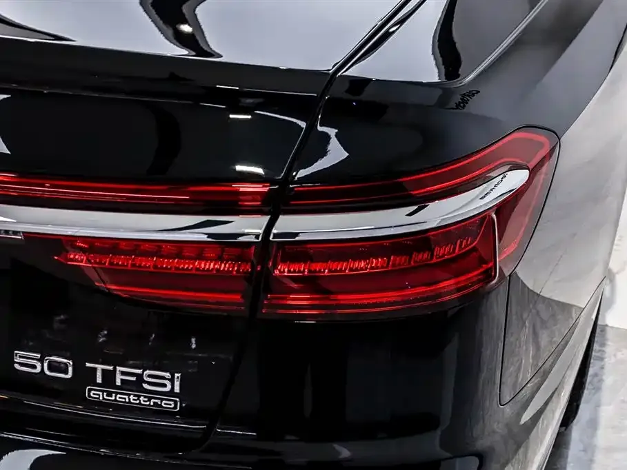 Audi A8 2022 из CN, фото 10