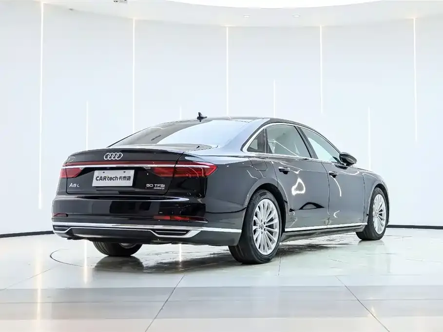 Audi A8 2022 из CN, фото 4