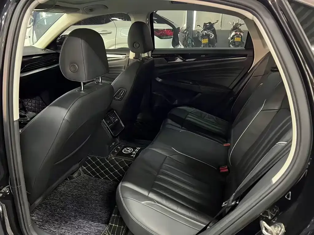 Volkswagen Passat 2022 из CN, фото 3