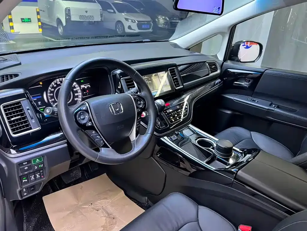 Honda Elysion 2021 из CN, фото 3