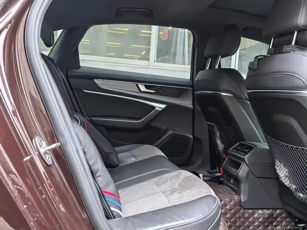 Audi A6L 2022 из CN, фото 8