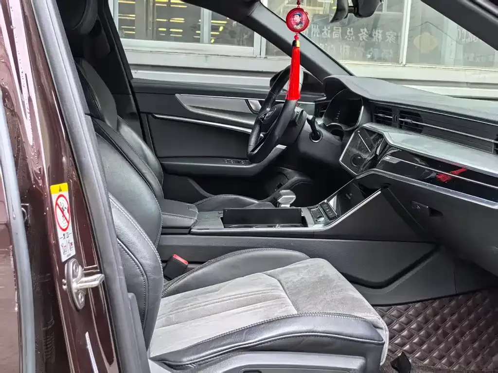 Audi A6L 2022 из CN, фото 9