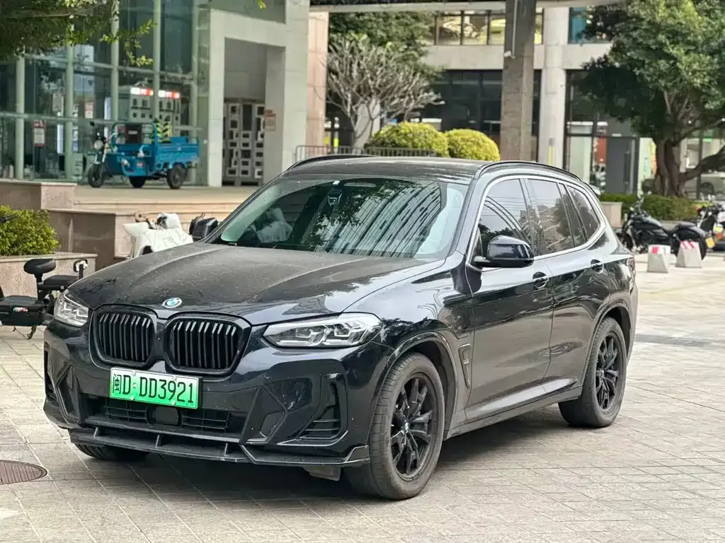 BMW iX3