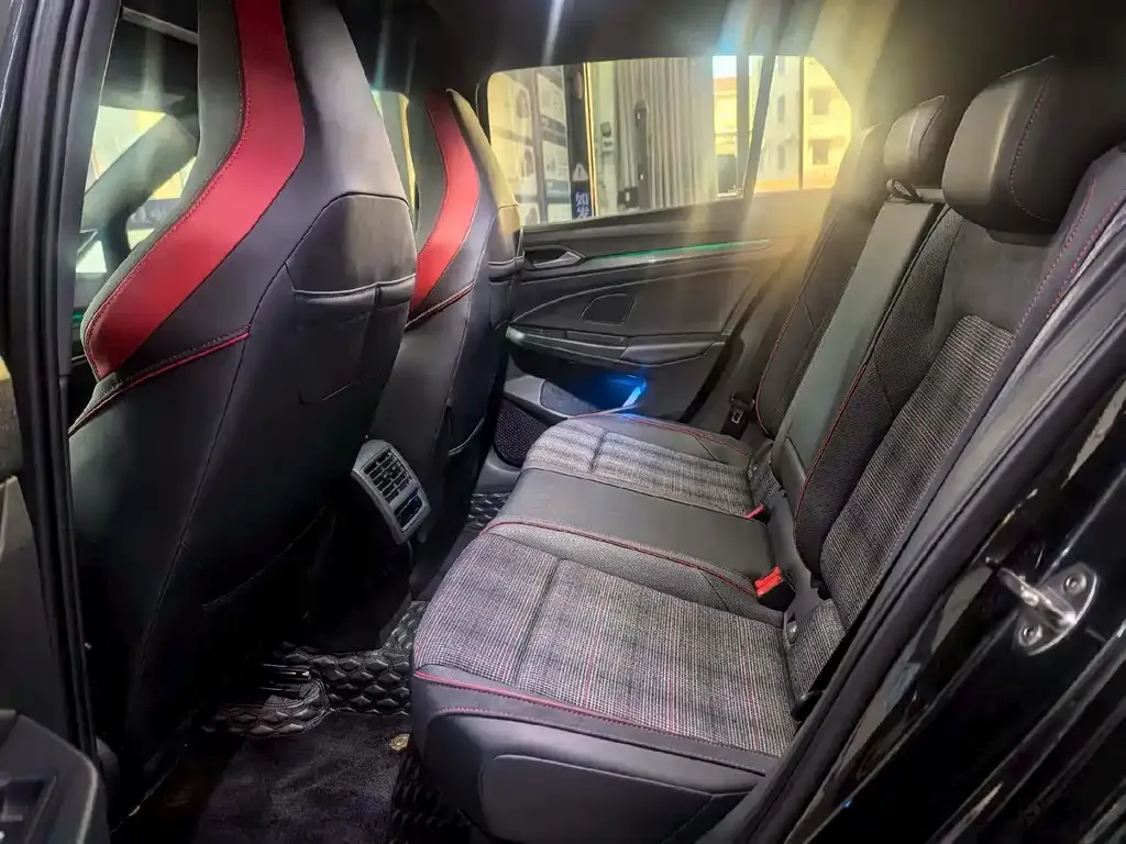 Volkswagen Golf GTI 2023 из CN, фото 6