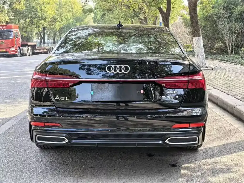 Audi A6L — фото 7