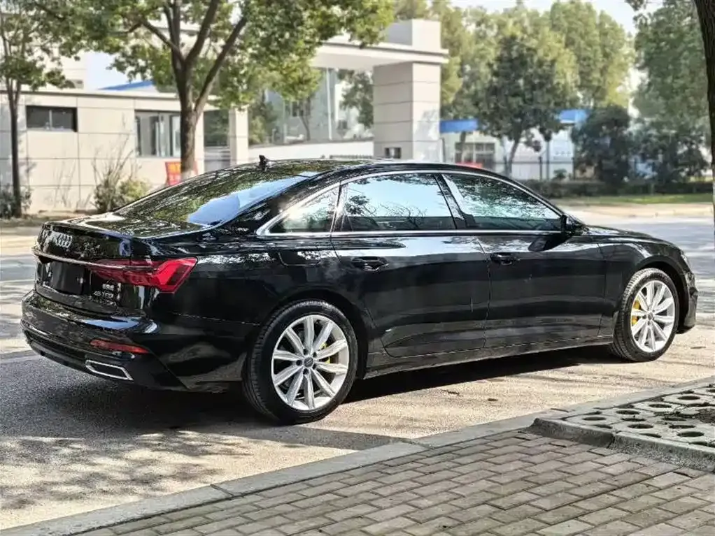 Audi A6L — фото 6