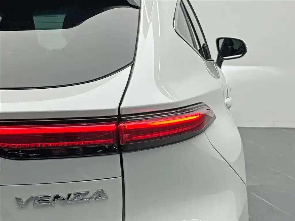 Toyota Venza — фото 8