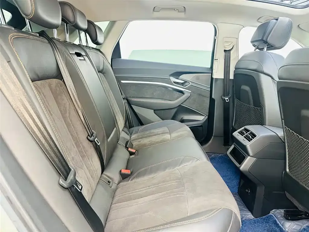 Audi e-tron 2022 из CN, фото 3
