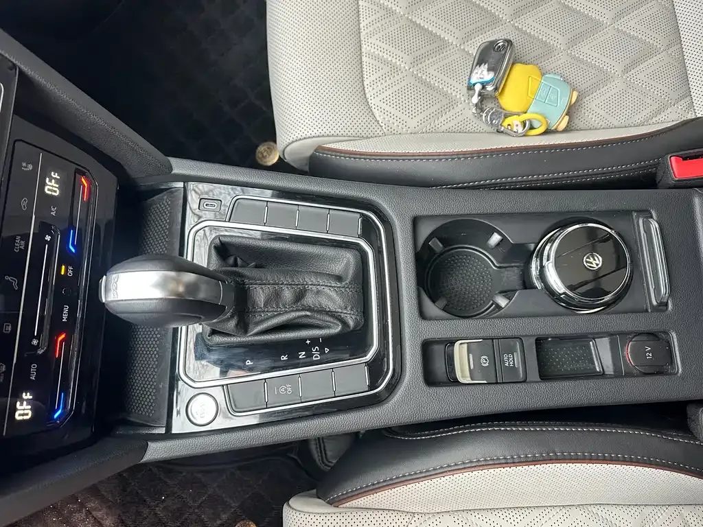 Volkswagen Magotan 2023 из CN, фото 9