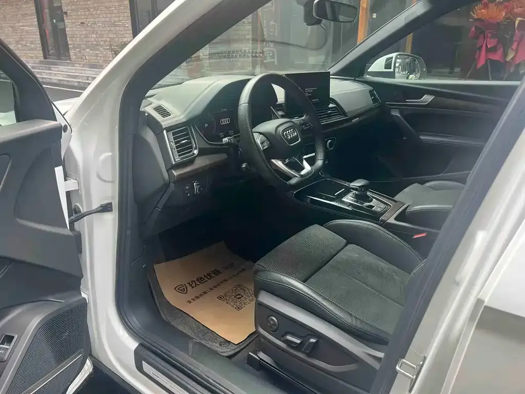 Audi Q5L Sportback 2022 из CN, фото 3
