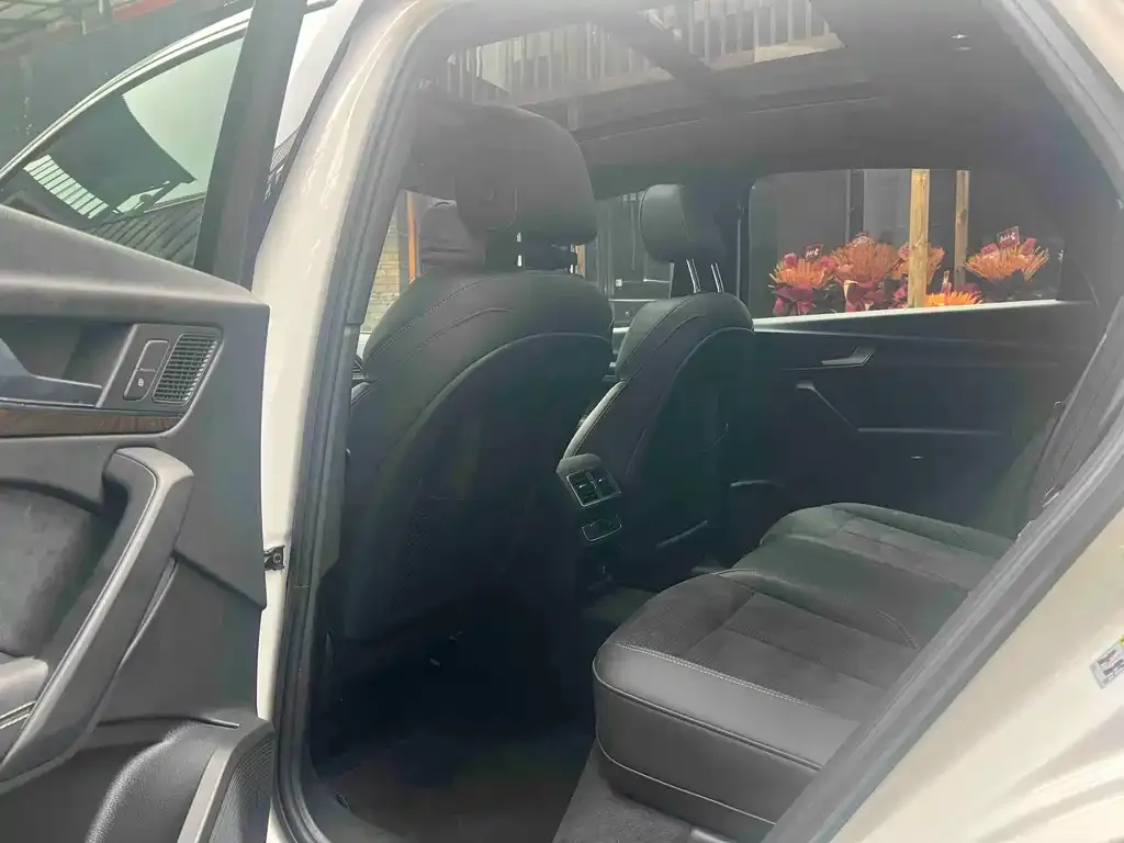 Audi Q5L Sportback 2022 из CN, фото 2
