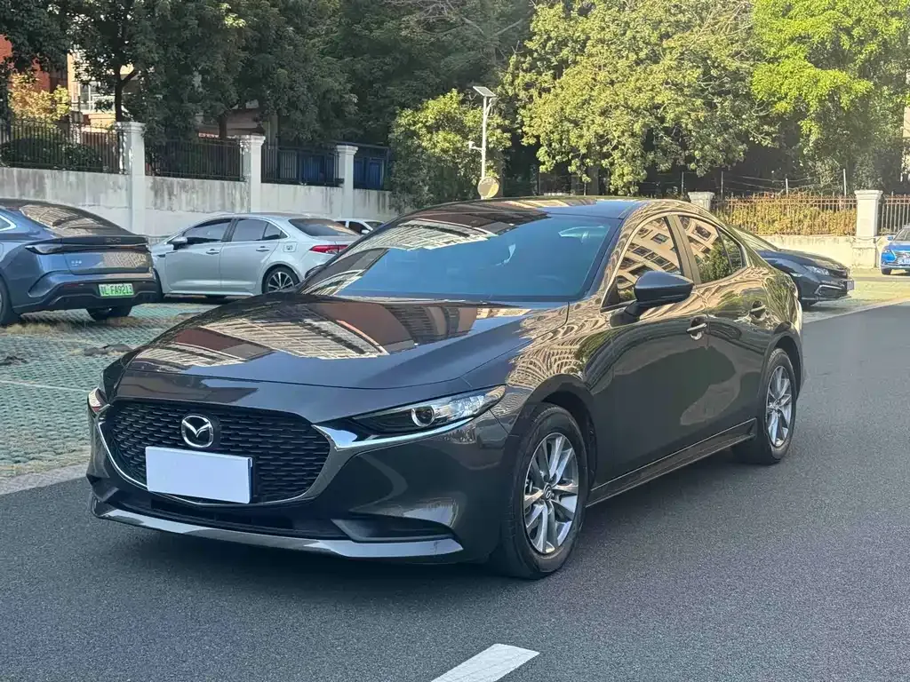 Mazda 3 Axela 2022 из CN, фото 1