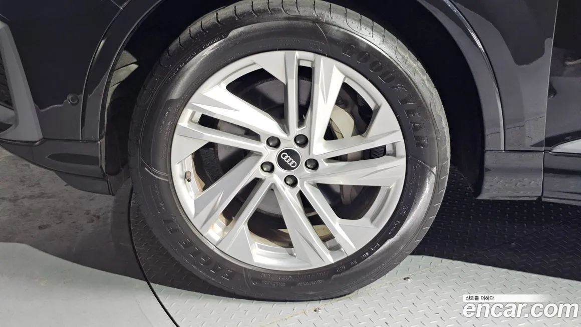 Audi Q7 2022 из KR, фото 8