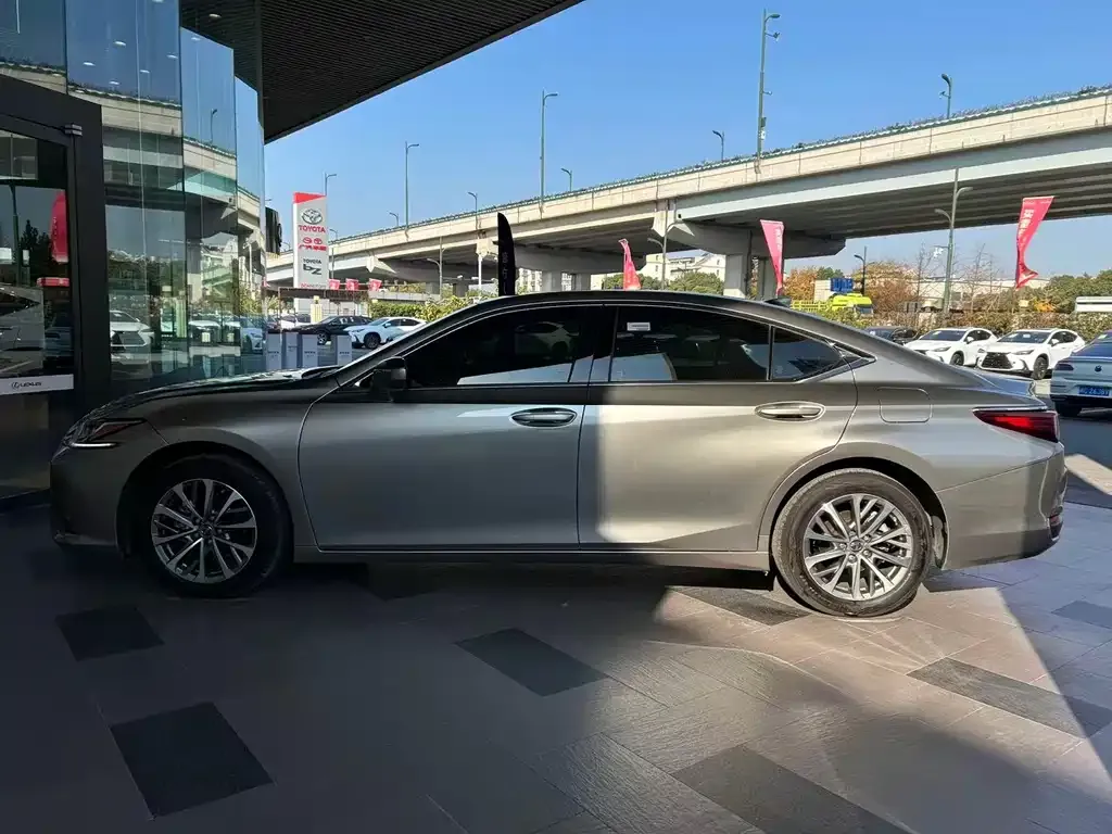 Lexus ES 2024 из CN, фото 8