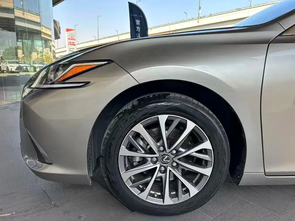 Lexus ES 2024 из CN, фото 9