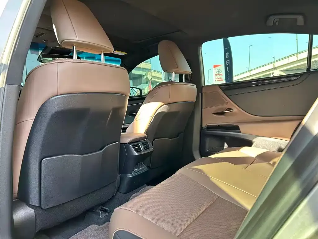 Lexus ES 2024 из CN, фото 6