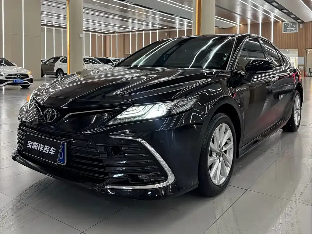 Toyota Camry 2023 из CN, фото 1