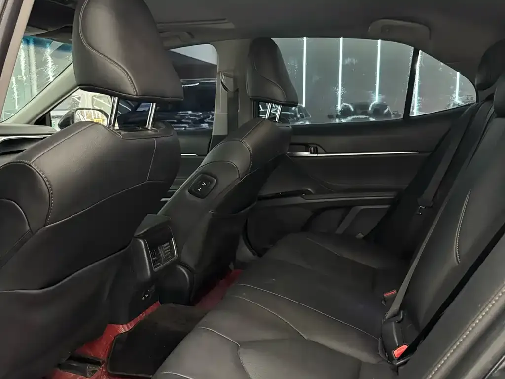 Toyota Camry 2023 из CN, фото 5