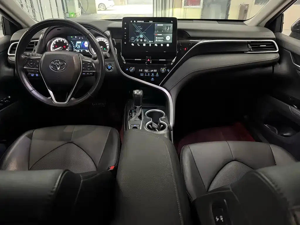 Toyota Camry 2023 из CN, фото 7