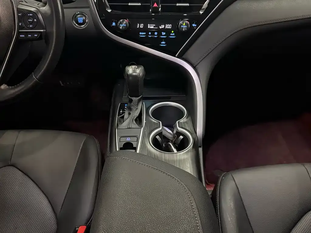 Toyota Camry 2023 из CN, фото 8