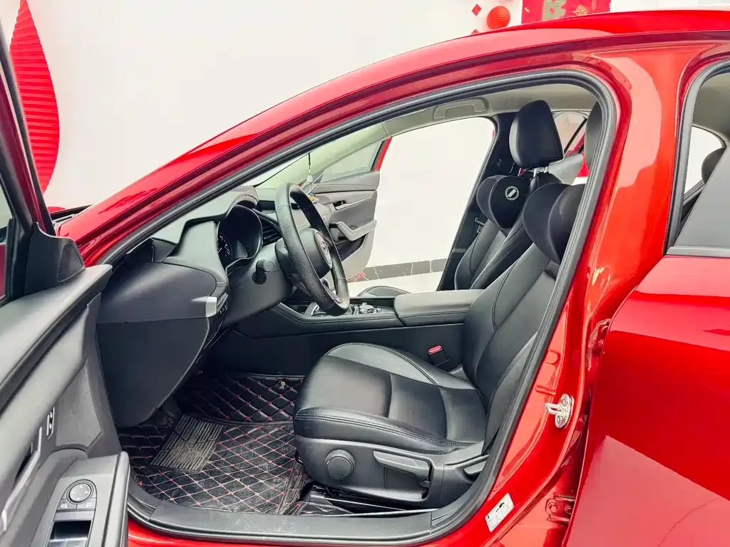 Mazda 3 Axela 2023 из CN, фото 5