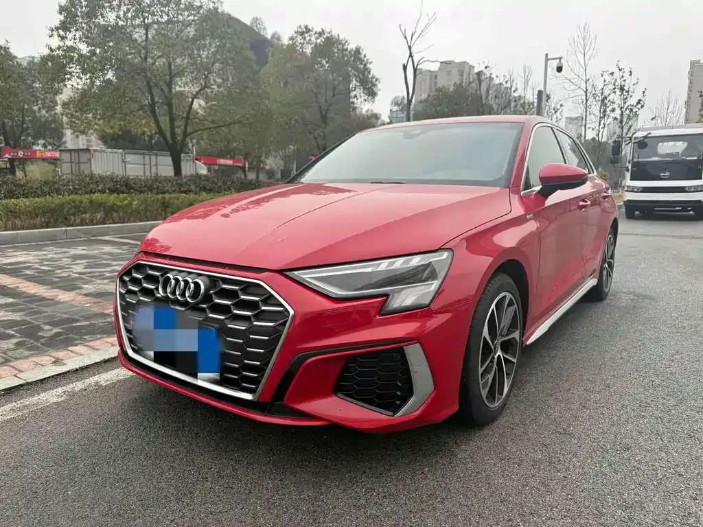 Audi A3 2023 из CN, фото 1