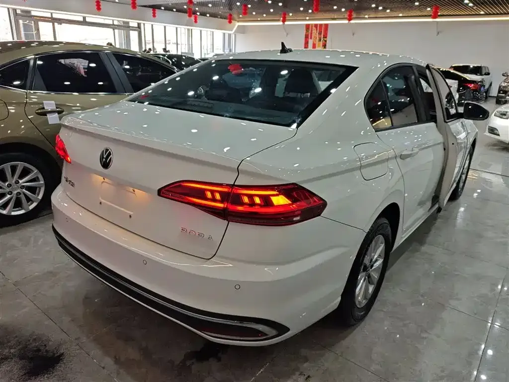 Volkswagen Bora 2024 из CN, фото 9