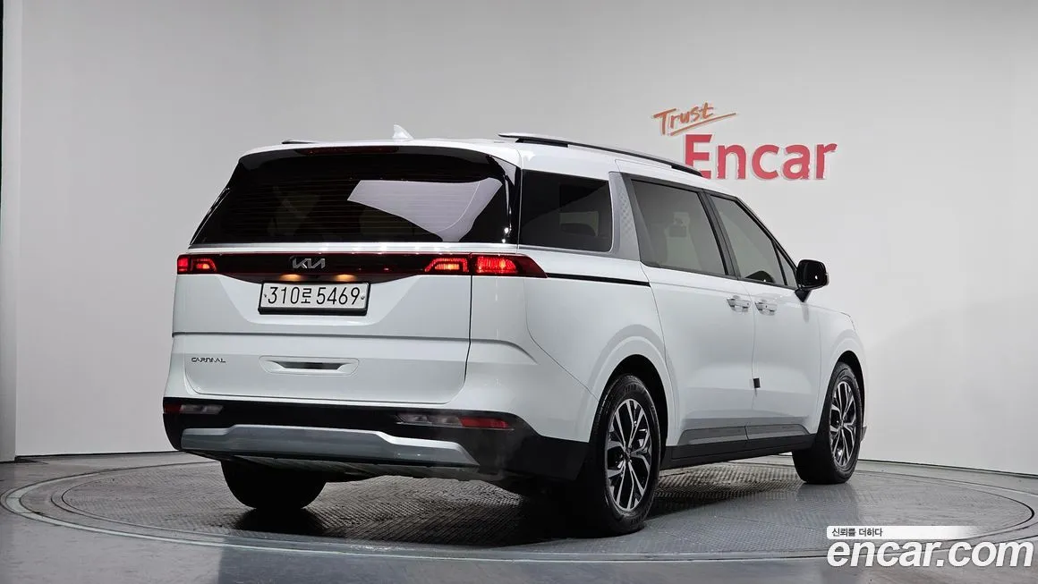 Kia Carnival 2023 из KR, фото 2