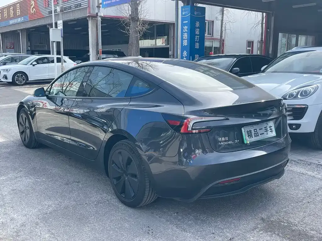 Tesla Model 3 — фото 10