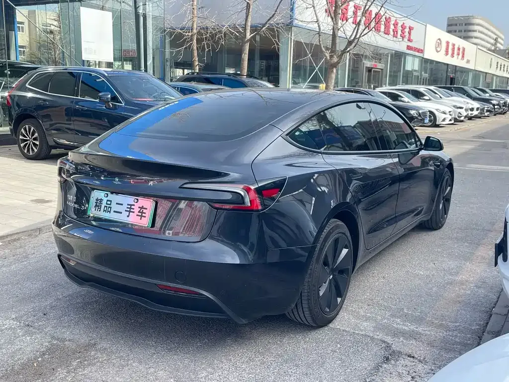 Tesla Model 3 — фото 8