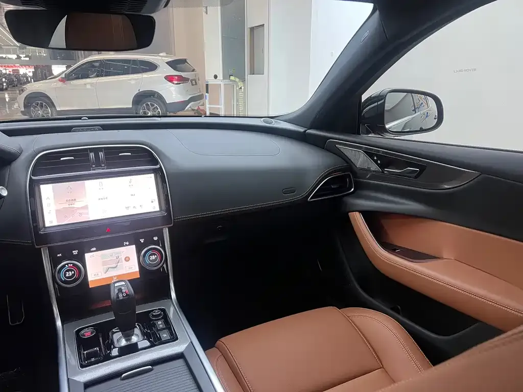 Jaguar XEL 2024 из CN, фото 5