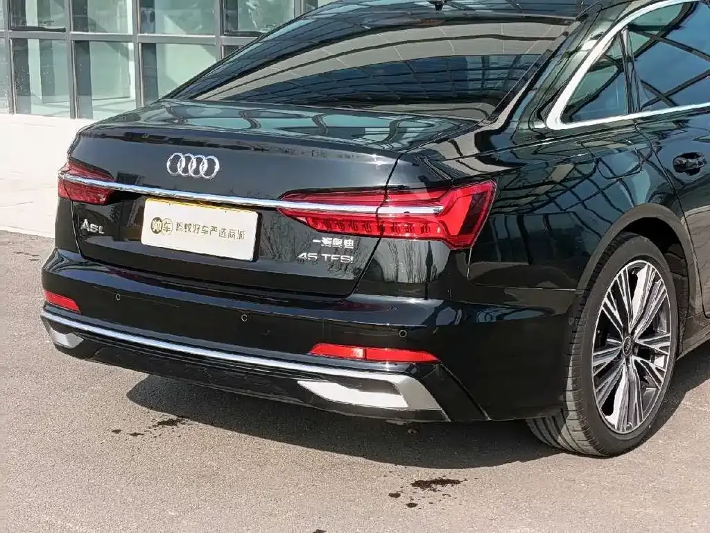 Audi A6L — фото 10