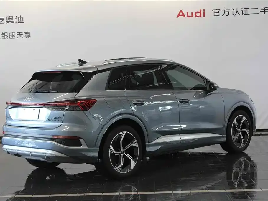 Audi Q4 e-tron — фото 2