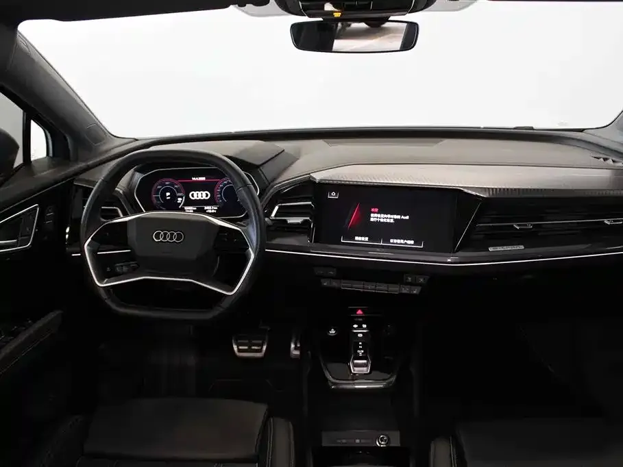 Audi Q4 e-tron — фото 10