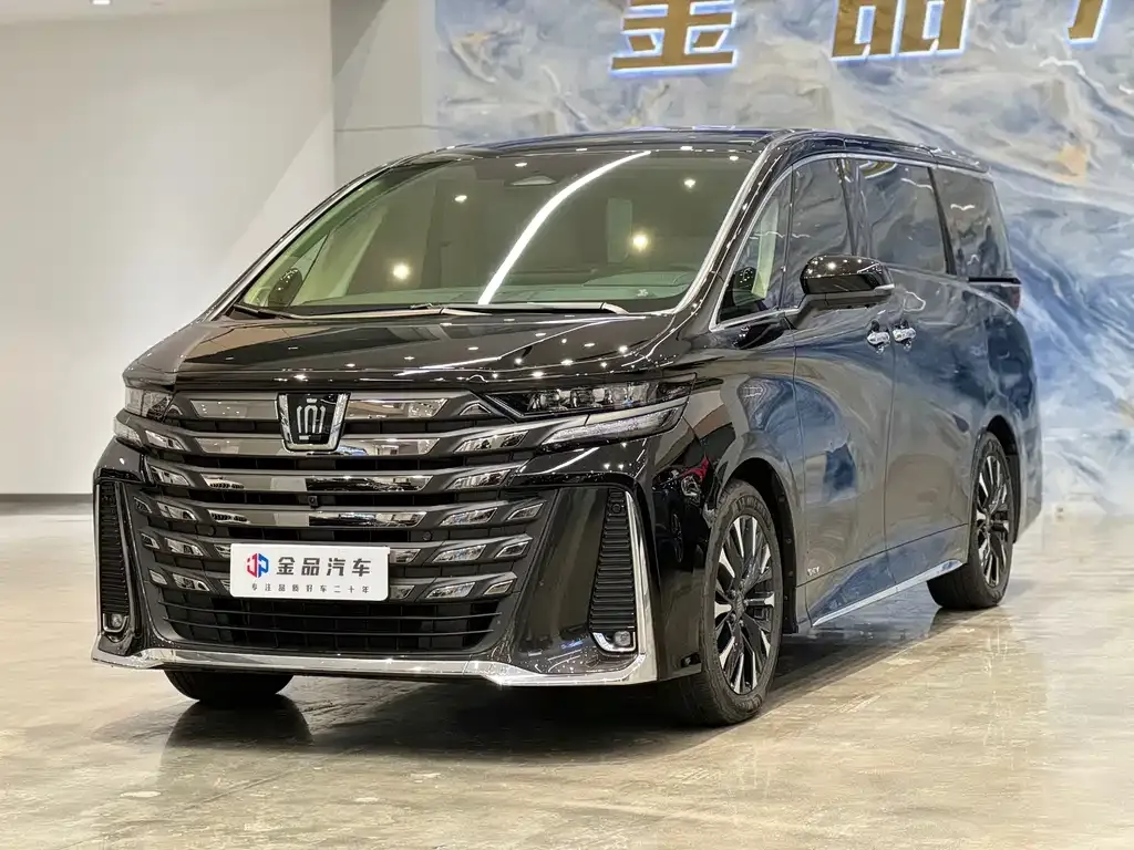 Toyota Vellfire — фото 1