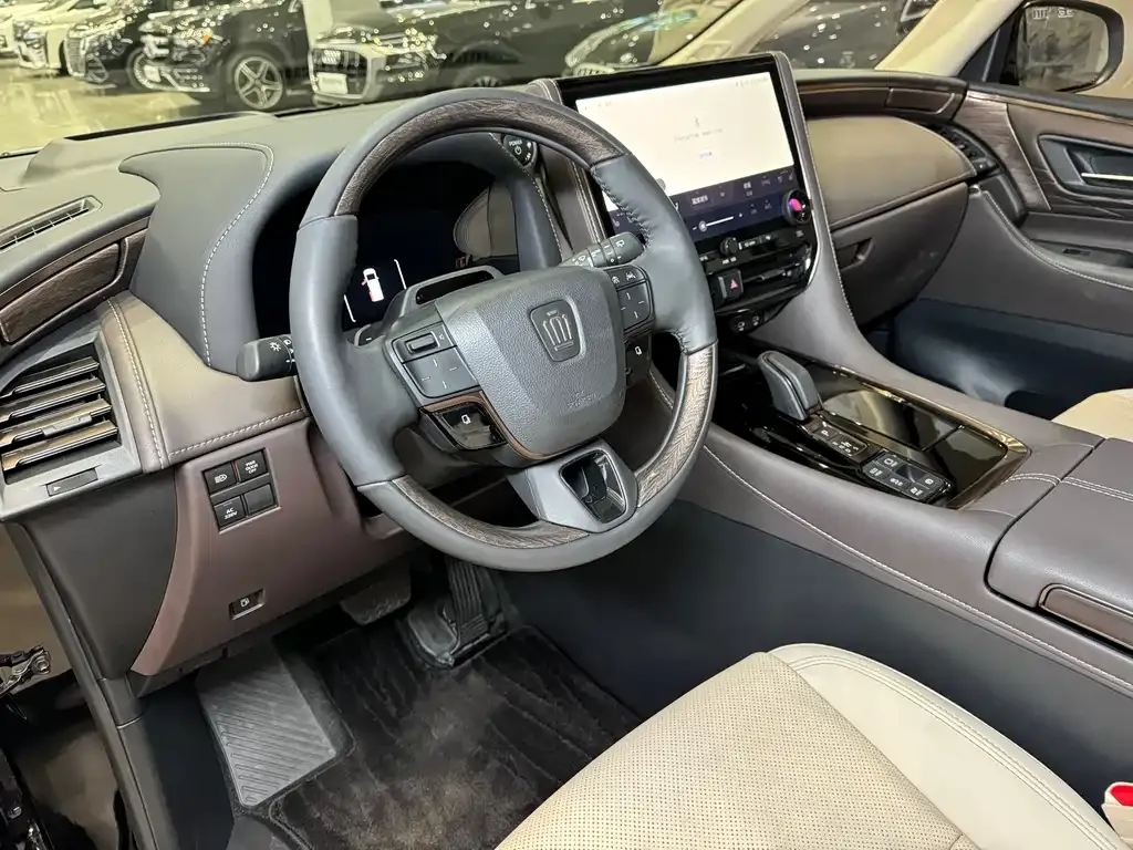 Toyota Vellfire — фото 6