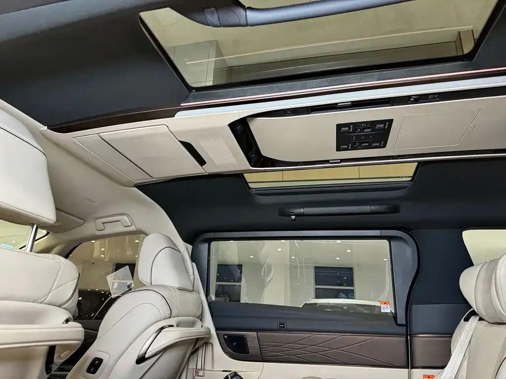 Toyota Vellfire — фото 4