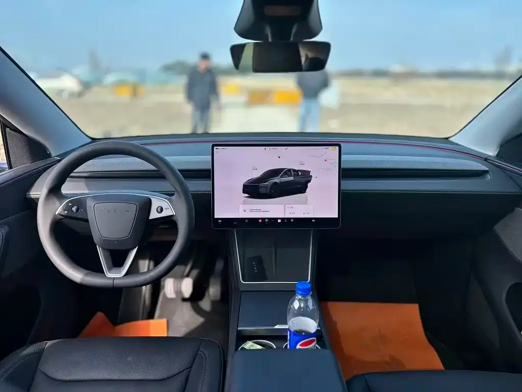 Tesla Model Y — фото 7