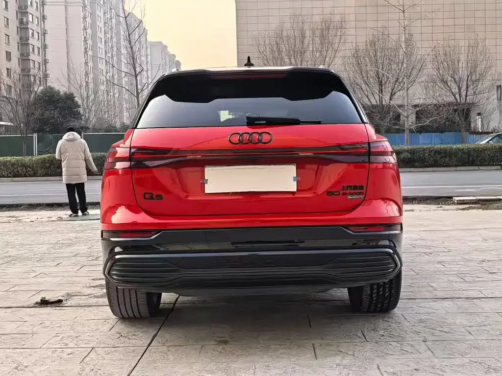 Audi Q5 e-tron — фото 5