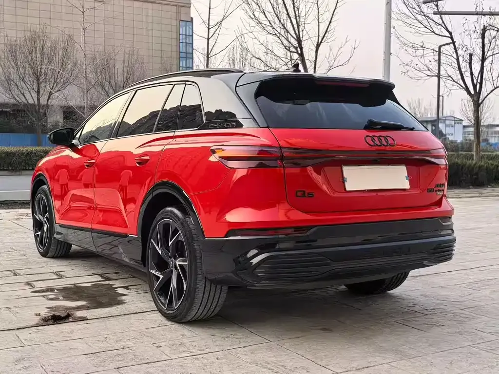 Audi Q5 e-tron — фото 9
