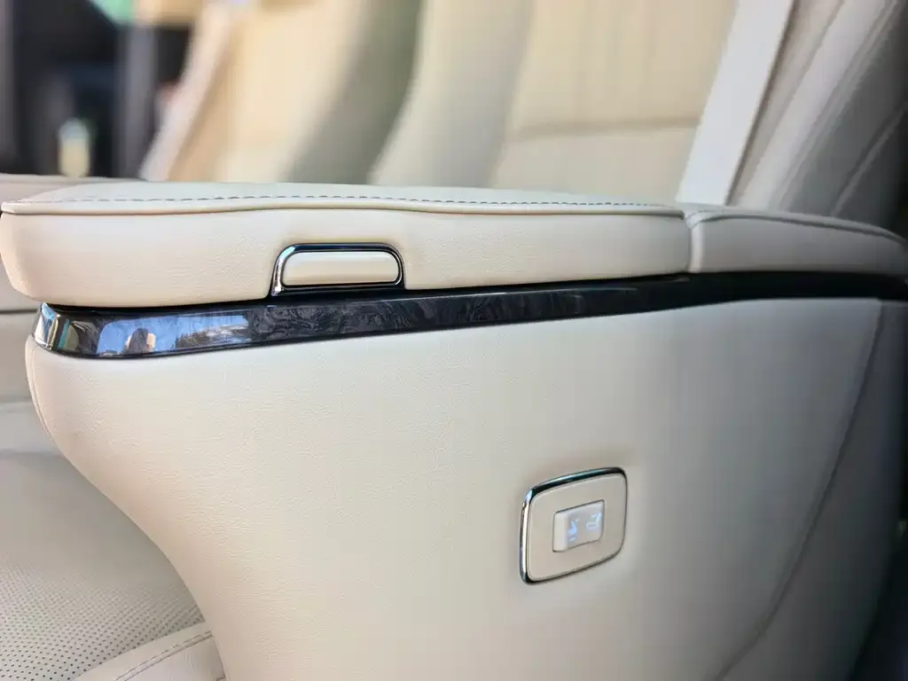 Toyota Vellfire 2022 из CN, фото 2