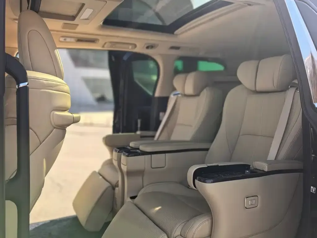 Toyota Vellfire 2022 из CN, фото 10