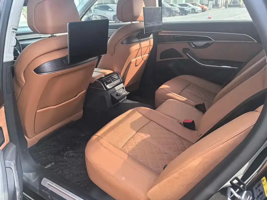 Audi A8 2023 из CN, фото 4