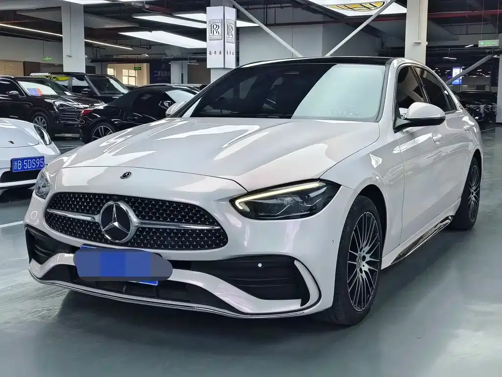 Mercedes-Benz C-Class — фото 1