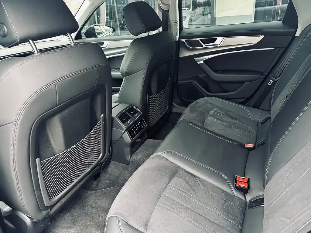 Audi A6 (Import) 2024 из CN, фото 2